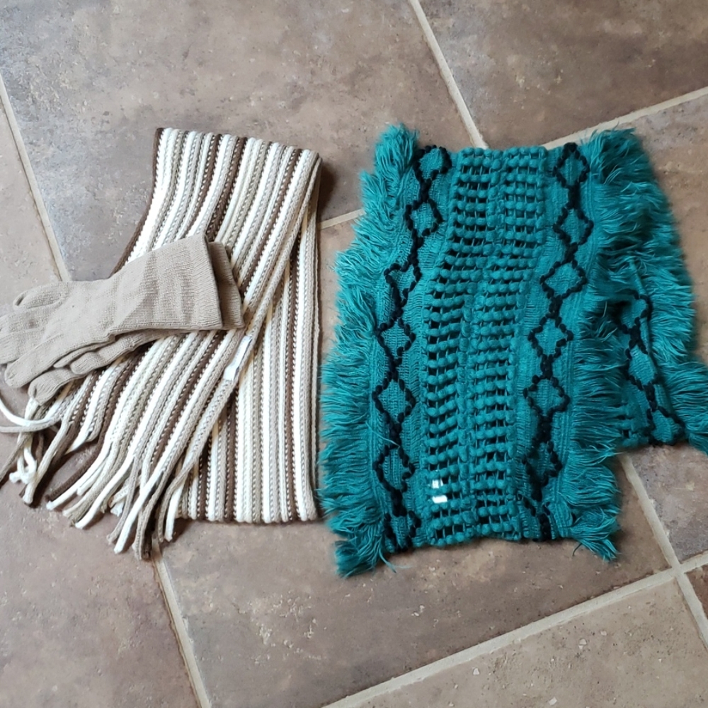 2 scarves, gloves brown New York & Co turquoise ♾